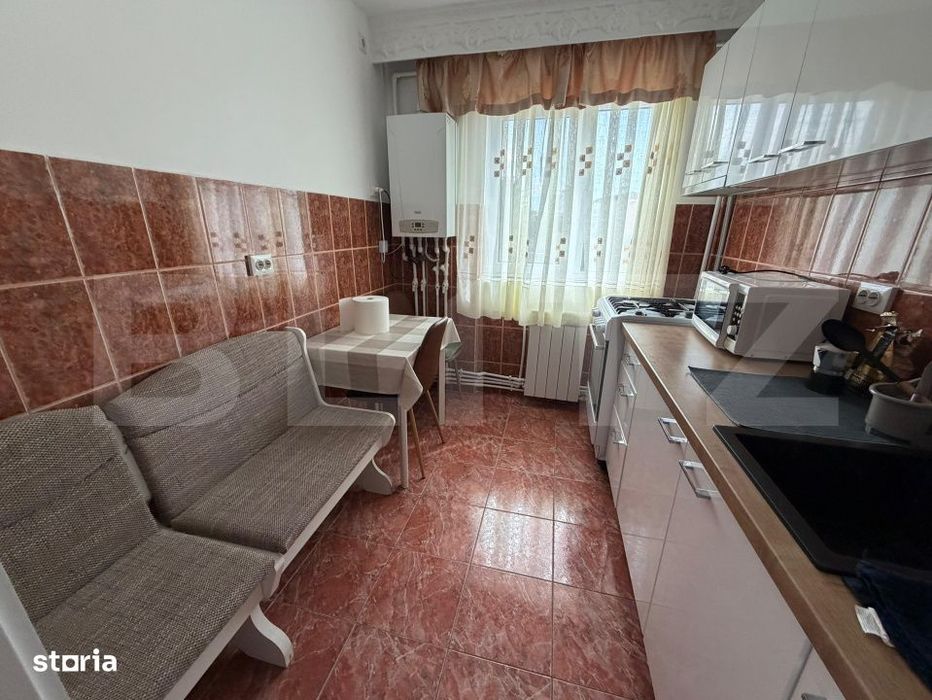 Apartament cu 2 camere, 55 mp utili, zona Cetate