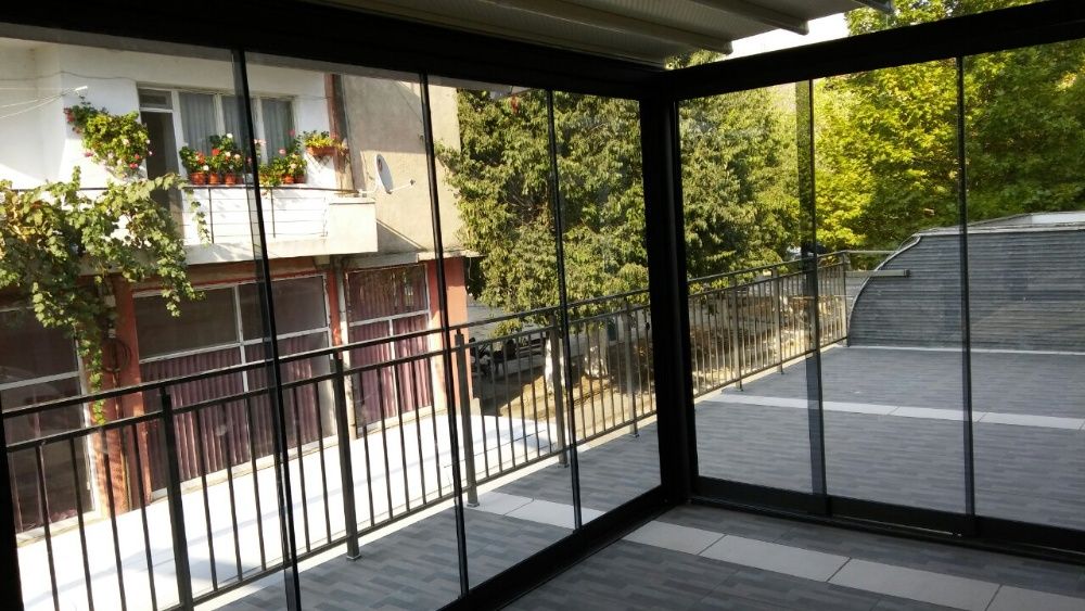 Плъзгаща 5 канална стъклена система безпрофилна