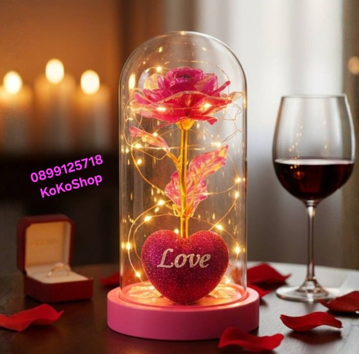 Роза в стъкленица с LED светлини – елегантен подарък