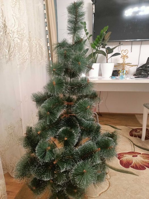 Продается ёлка  недорого