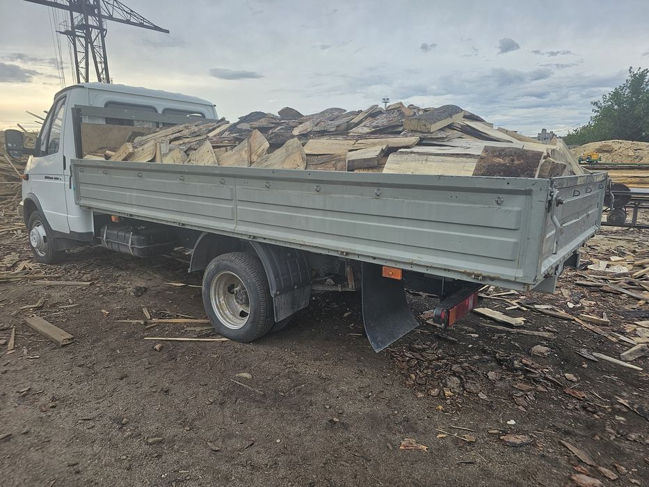 Дрова швырок опилки.