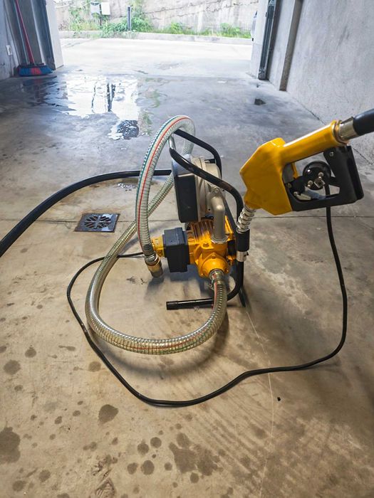 Електрическа помпа за гориво с пистолет и разходомер 40L/MIN 600W/230V/50HZ