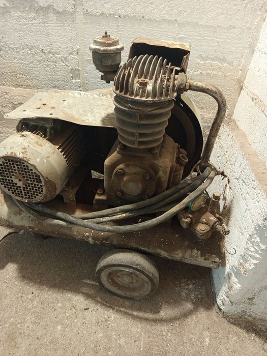 Воздушный компрессор