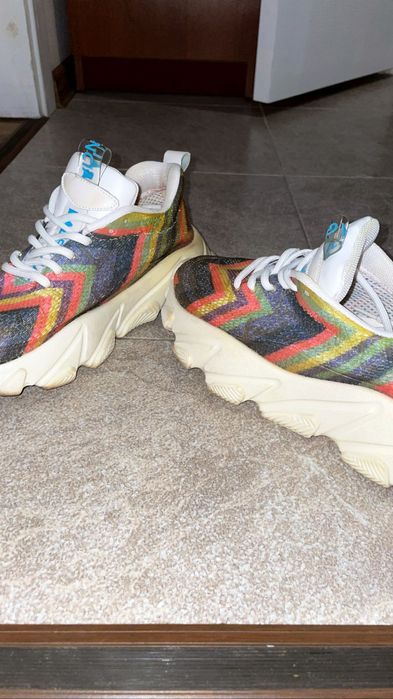 Обувь спортивная ! женская ! Кроссовки !