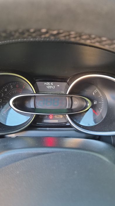 Vând renault clio