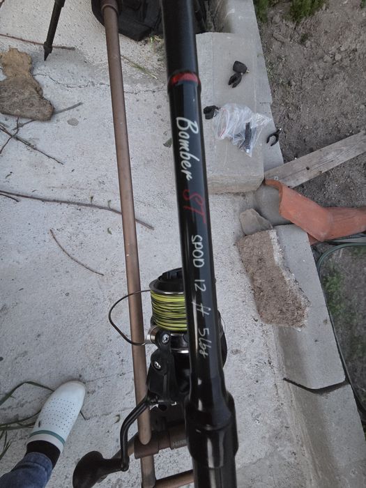 Употребявани Спод въдица, сет шаранджийски въдици , шаранджийска стойка, челник и спод станция