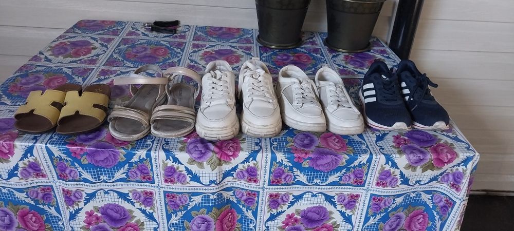 Продам детские обувь