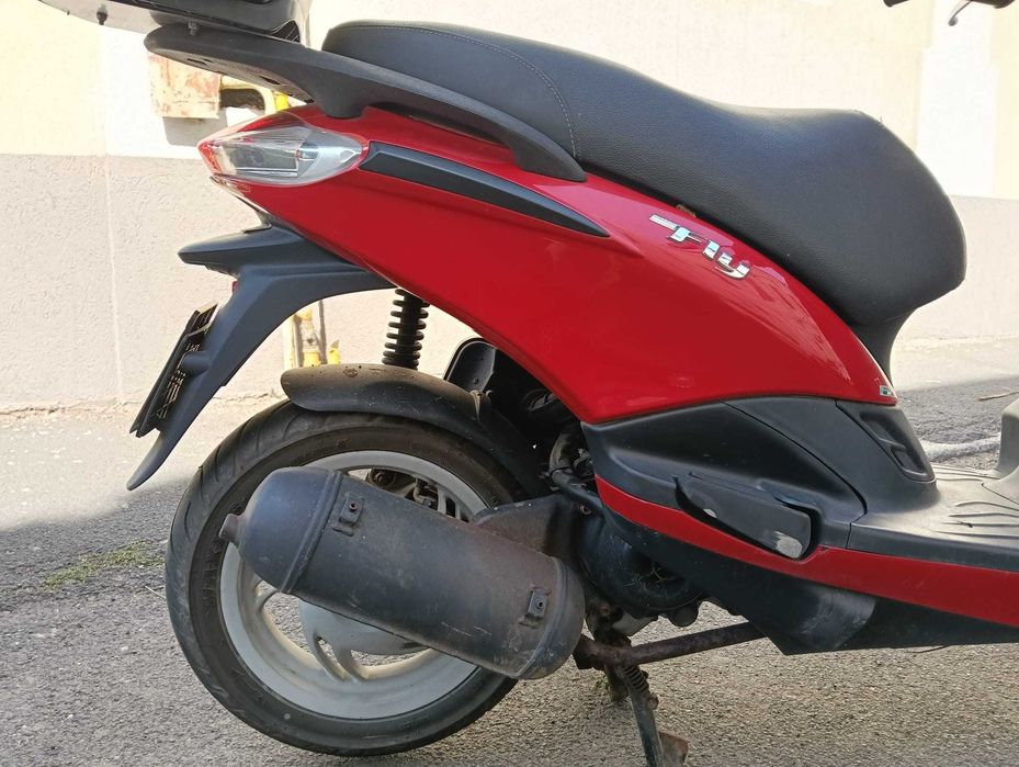 Scuter Piaggio Fly 50 4T an fabricatie 2014, acte Germania, 13.000 km, neinmatriculat in RO