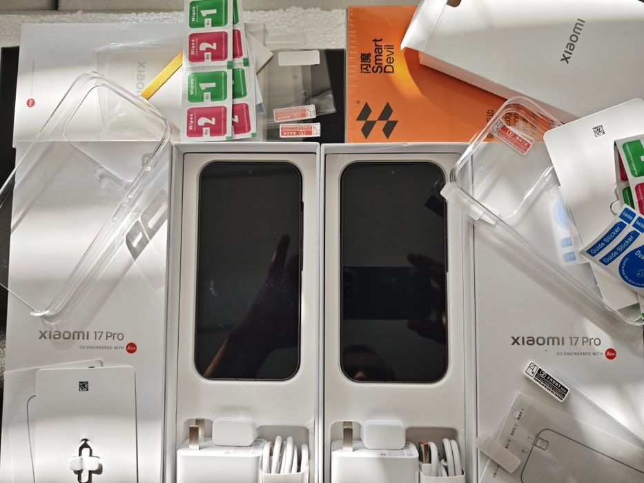 Чисто нови  Xiaomi 17 PRO  Max Black 16/512GB с двоен селфи дисплей