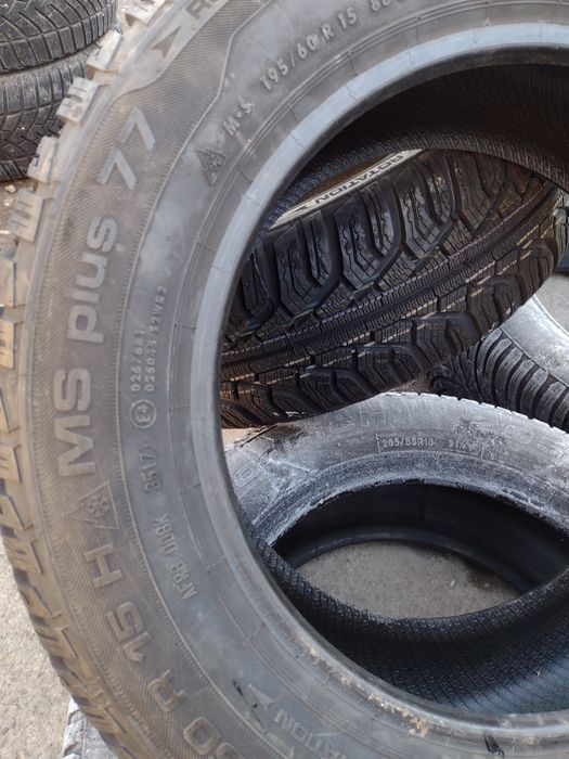 Нови 2бр.195/60/15 Унироял дот3517