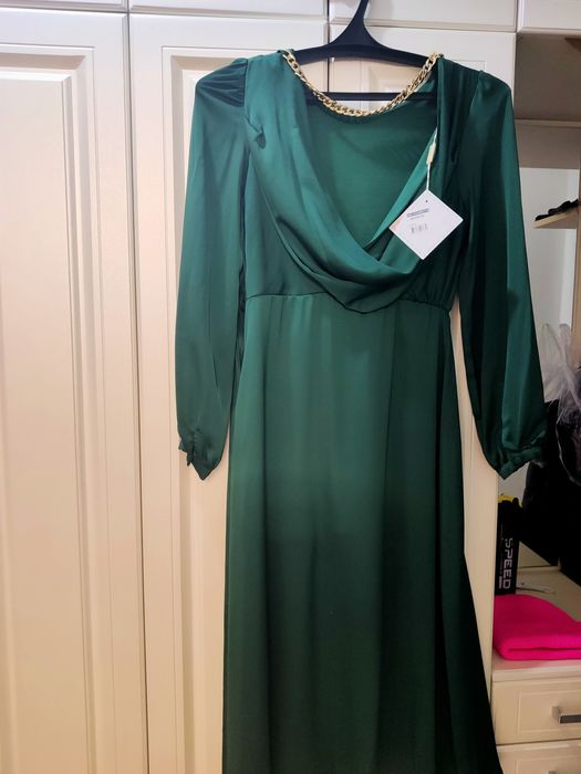 Продам новое платье 44 размер