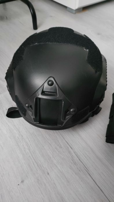 Шлем для детей. Прочный пластиковые  корпус