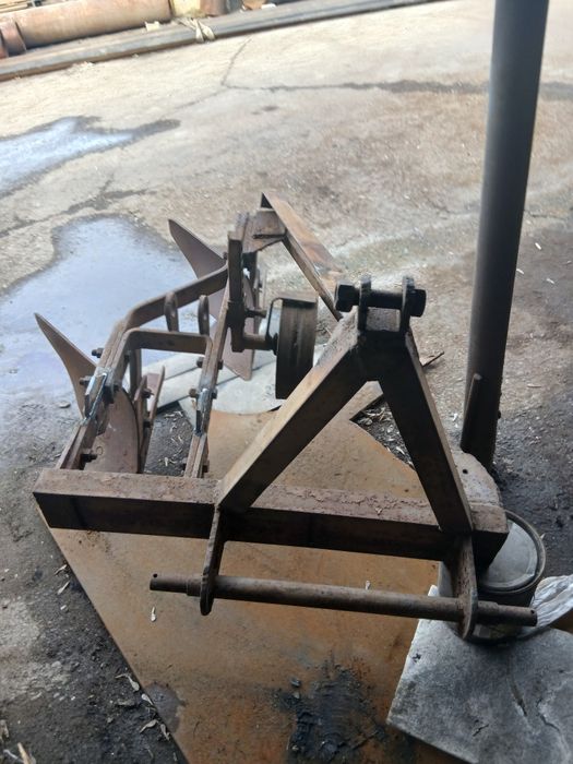 Плуг двух лемечный