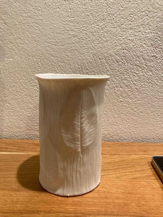 Vază Tirschenreuth Bayern, mică, manuală, porțelan biscuitat, 1970