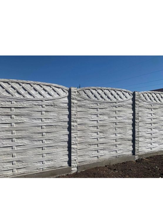 Garduri prefabricate din beton
Placi și stalpi produse din cime