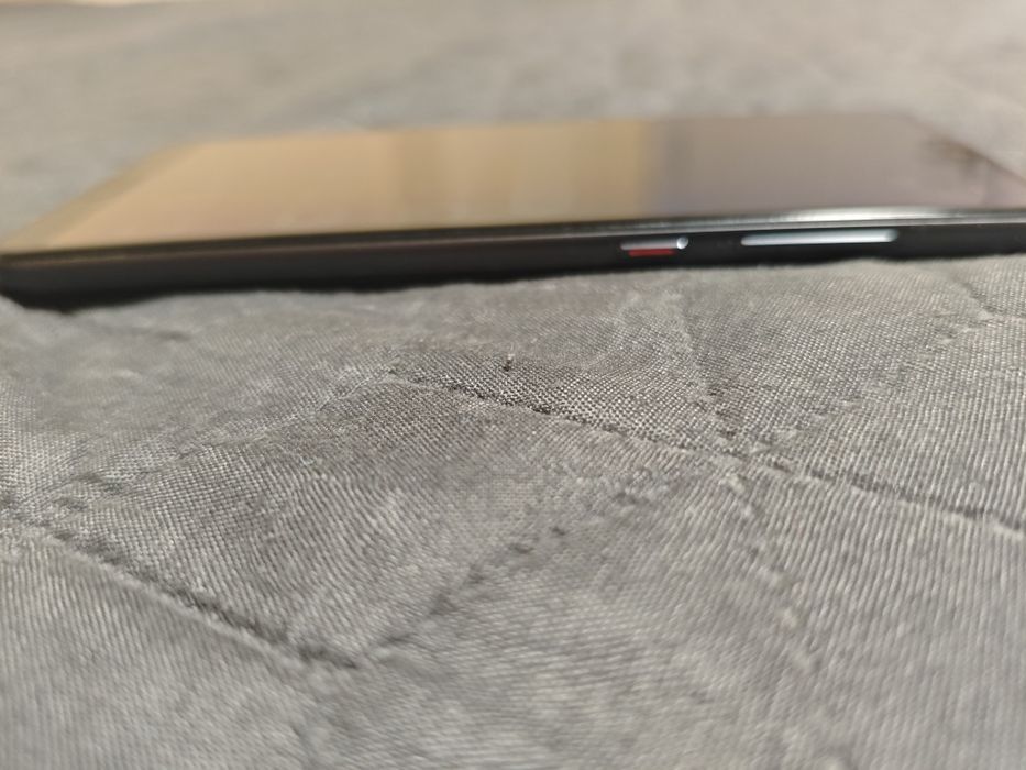 Продавам Huawei P20 PRO