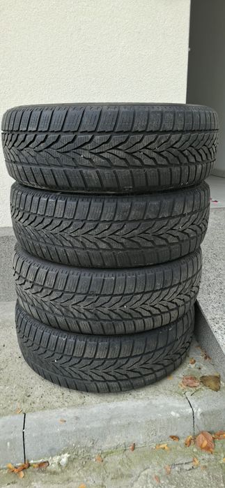 Anvelope iarna 215 65 r17 (NU TRIMIT PRIN CURIER)