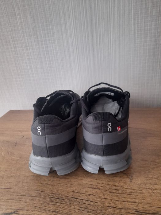 On Cloud маратонки 44 номер.