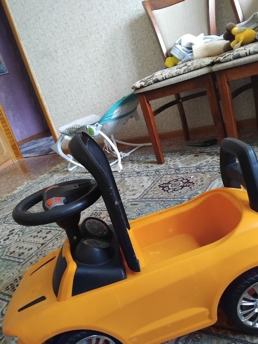 Продам толокар машинку