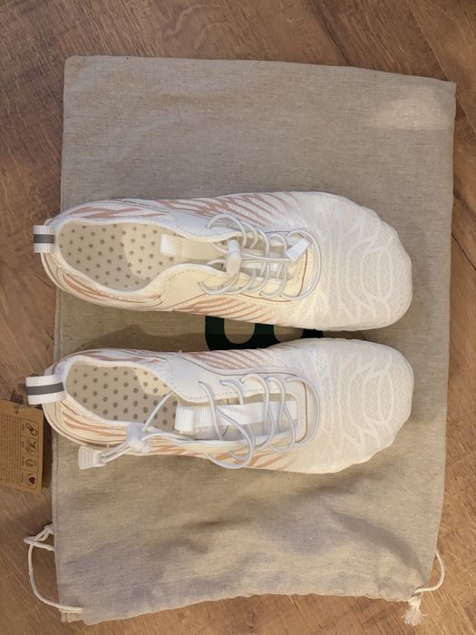 Боси обувки - нови