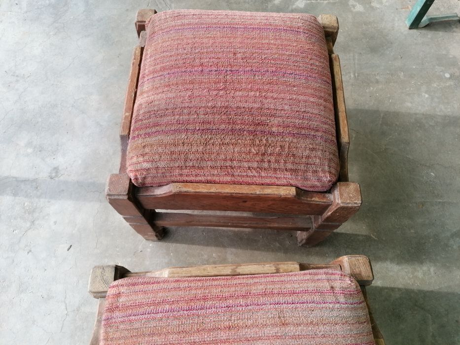 Tabureti masivi vechi