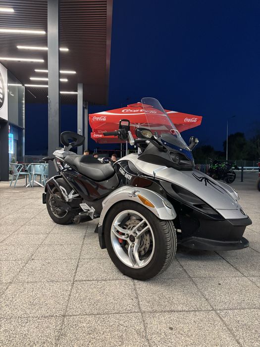 can am spyder sm5 (f3 rss ryker)