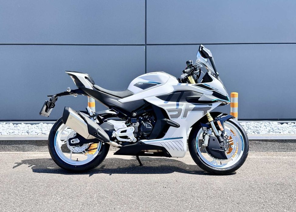 Motocicleta CFMOTO 450SR ABS '26