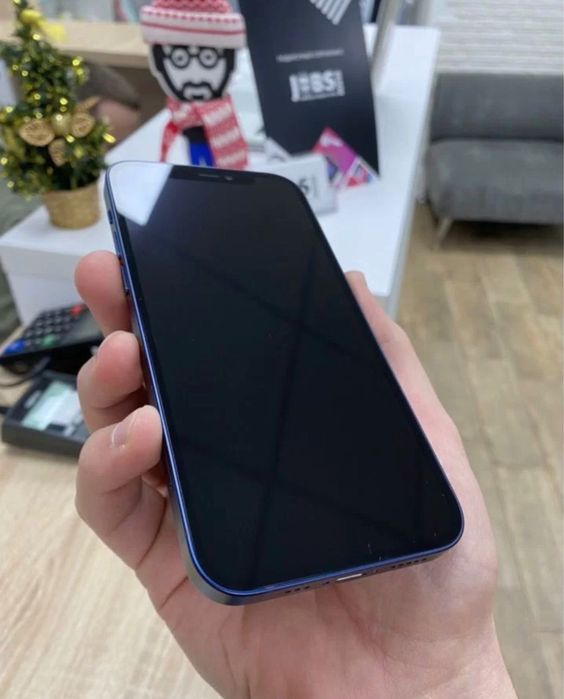 Продам iphone 12
