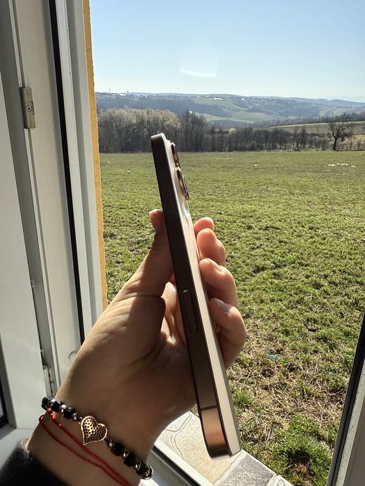Vând Iphone 16 pro Max