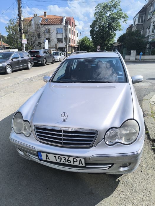 Продава Мерцедес с 320
