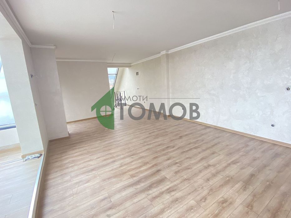 Продава се Тристаен апартамент в Шумен, Център - 129 кв.м за 1500 €/кв.м - Снимка #3