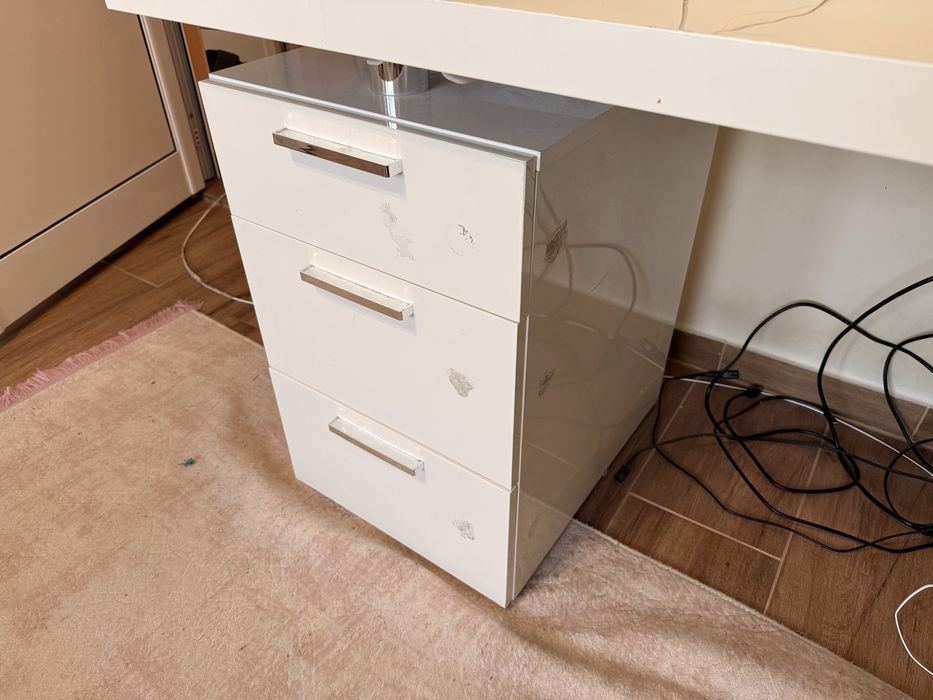 Офис бюро с чекмеджета 140х65