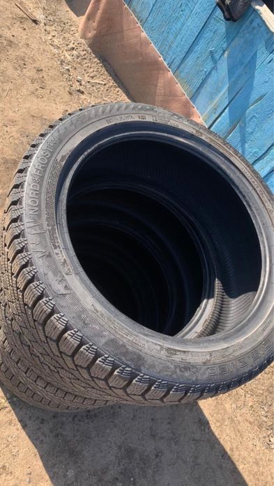 Продам шины зимние R18