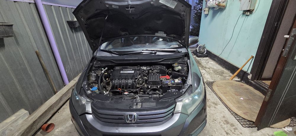 Продам Honda insight