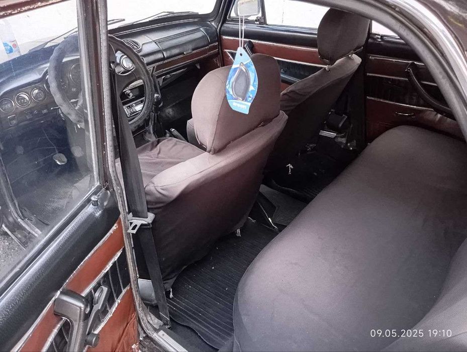 Продам ВАЗ-2103 (1 владелец с салона); топливо-бензин