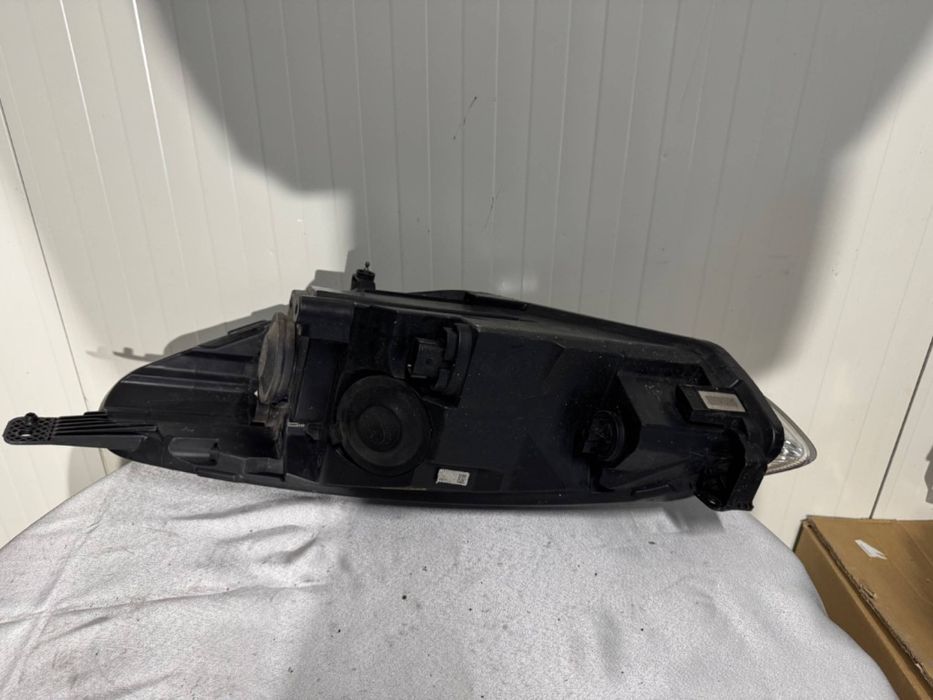 Far dreapta Ford Fiesta MK8 XENON LED 2019/2020/2021/2022