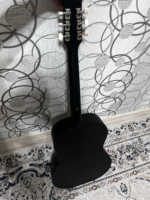 Продаю гитару 38 размер бу