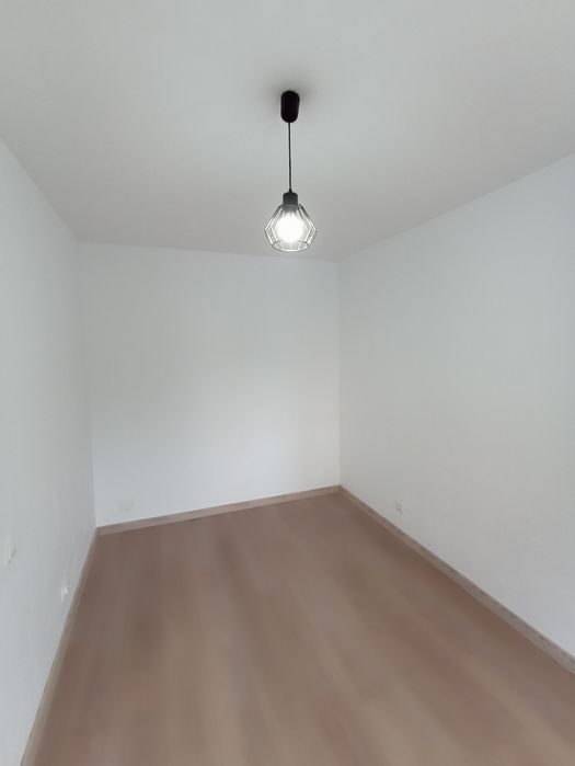 Vând apartament cu 3 camere
