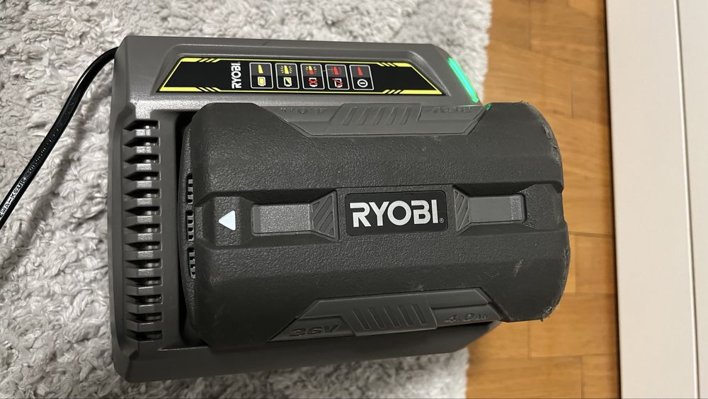 Acumulator Ryobi 36 V  4.0 Ah cu incarcator