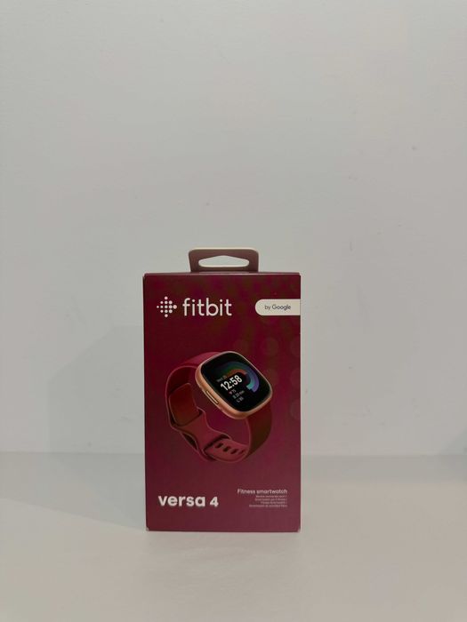 Fitbit Versa 4 smartwatch, sigilat in cutie