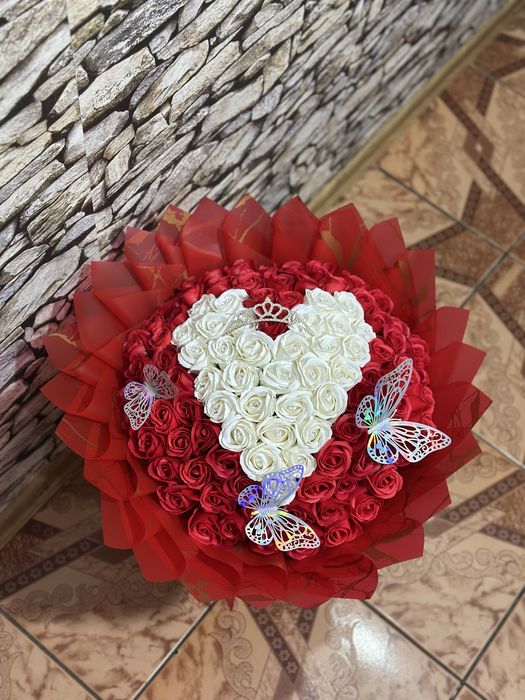 Buchet 101 trandafiri
