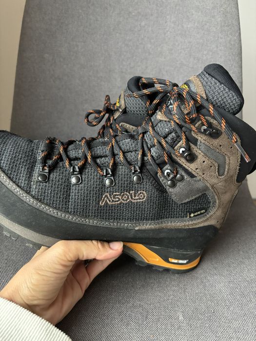 Bocanci înalți impermeabili rezistenți ASOLO, marime 42