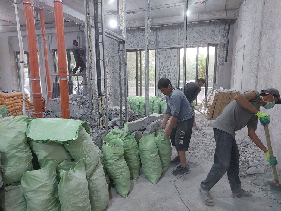 Демонтаж услуга квартира А также делаем пол сухой стяжке