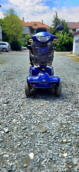 Scuter Carut electric INVANCARE pentru persoane cu dizabilități sau mobilitate redusa
