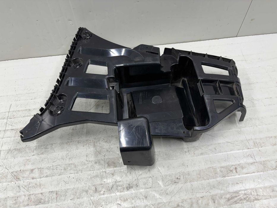 Десен водач / държач задна броня БМВ Х1 Ф48 BMW X1 F48