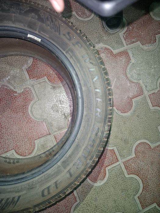 Продам 2 шины В Хорошем Состоянии!