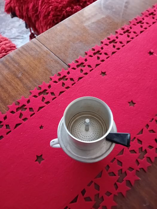 Уред за запарка на кафе или чай