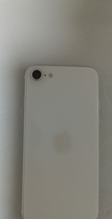 iPhone SE 2020 Не вскрывался