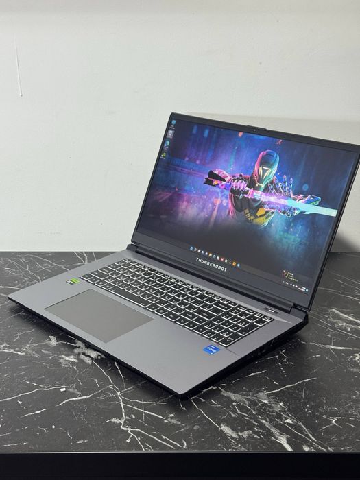 Kuchli Igrovoy Noutbuk ThunderRobot