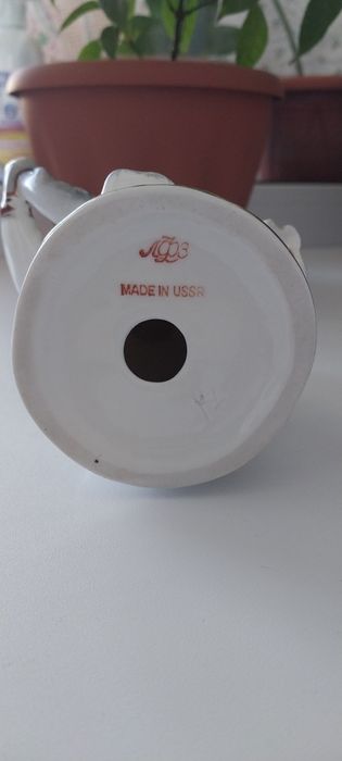 Фарфоровая статуэтка